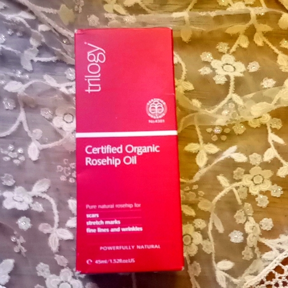 Trilogy Organic Rosehip oil - Picture 1 of 2